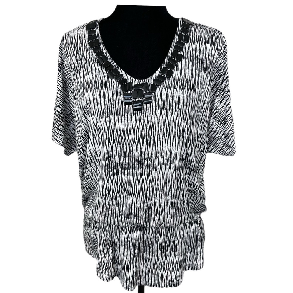 Chico’s Elastic waist black white short sleeve top